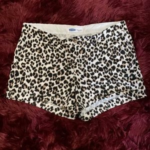Leopard print size 16 shorts
